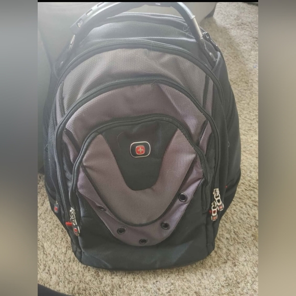 SwissGear Black and Gray Sporty Backpack with Modern Design, NWOT - Picture 1 of 8